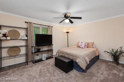 Tiny photo for 23061 N Apple Hill Lane, Lincolnshire, IL 60069 (MLS # 12539570)