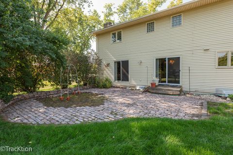 Tiny photo for 23061 N Apple Hill Lane, Lincolnshire, IL 60069 (MLS # 12539570)