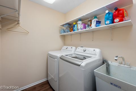 Tiny photo for 23061 N Apple Hill Lane, Lincolnshire, IL 60069 (MLS # 12539570)