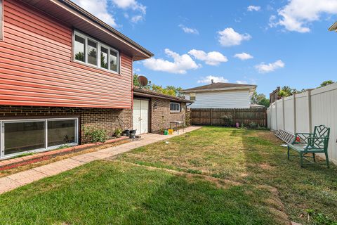 Tiny photo for 13706 Crestview Court, Crestwood, IL 60418 (MLS # 12486867)