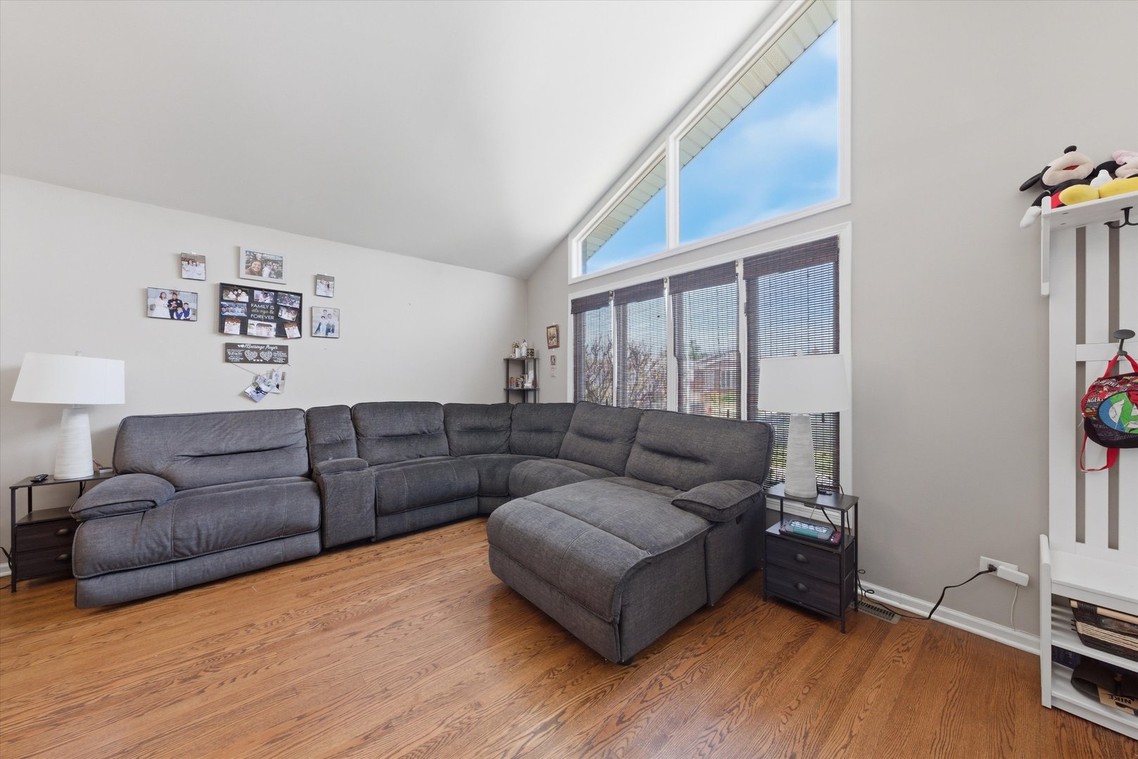 7027 W 64th Place