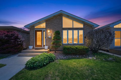 Tiny photo for 7027 W 64th Place, Chicago, IL 60638 (MLS # 12670155)