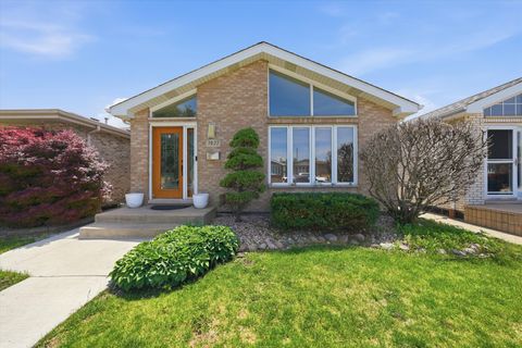 Photo of 7027 W 64th Place, Chicago, IL 60638 (MLS # 12670155)
