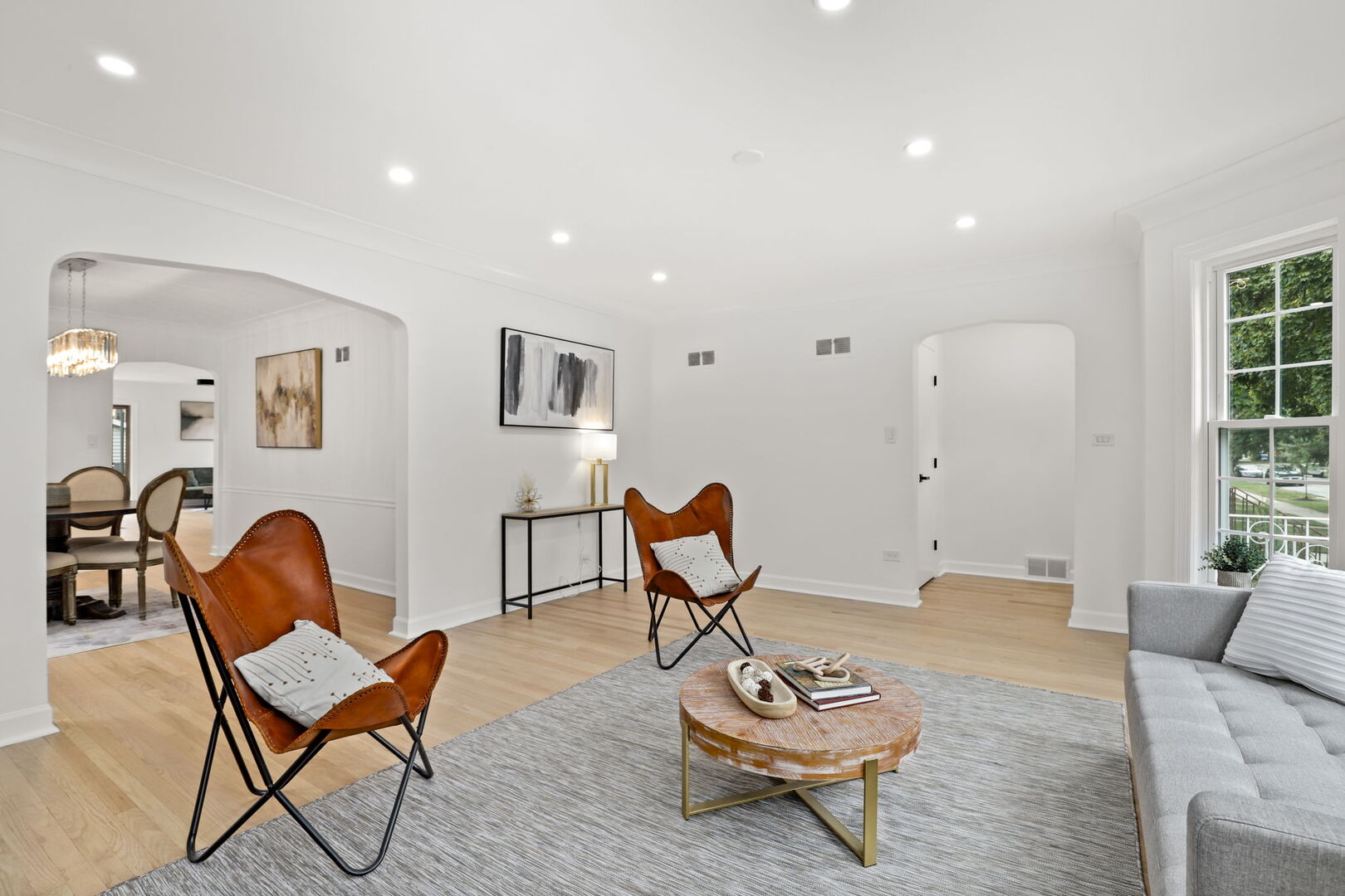 5828 N Melvina Avenue