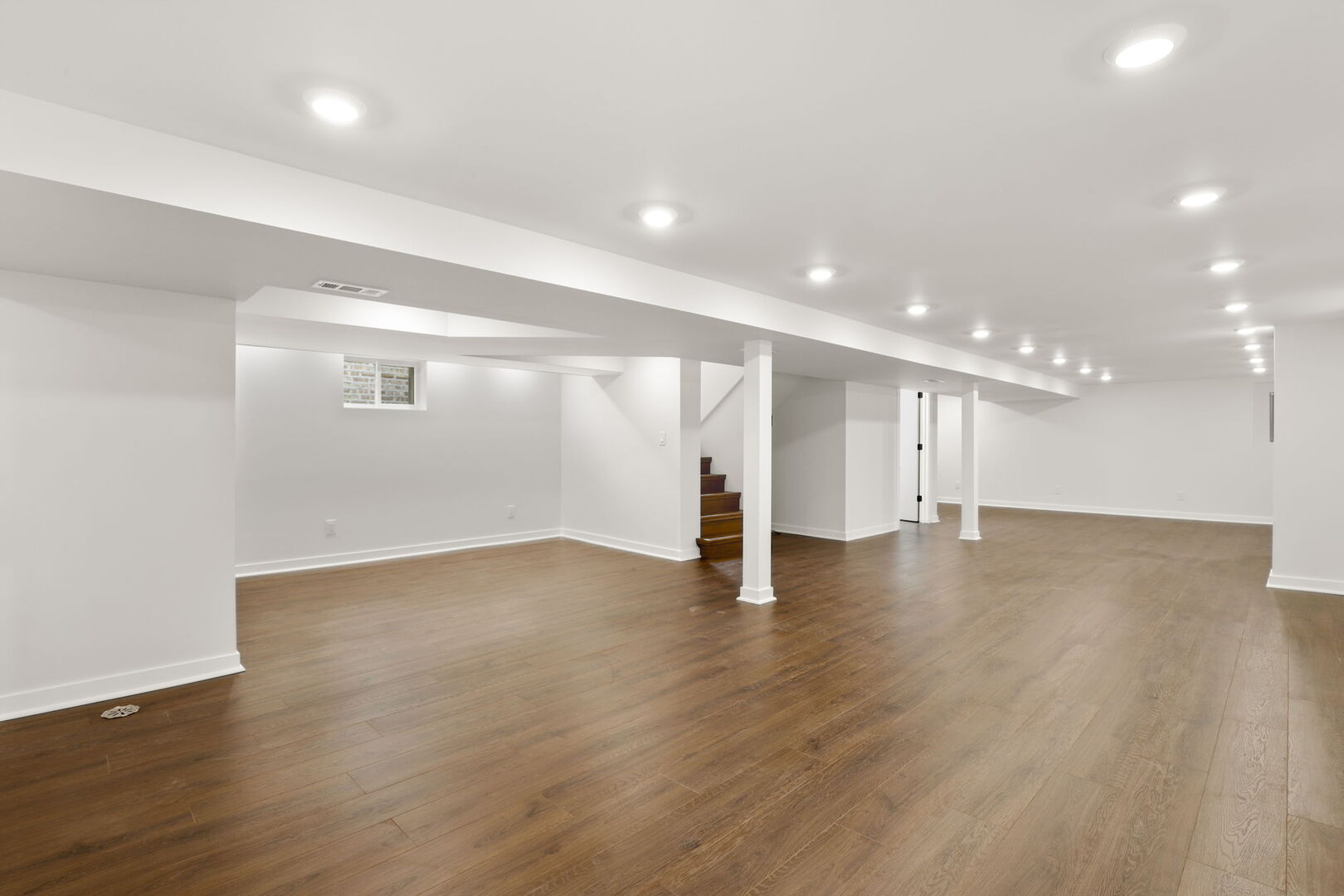 Chicago, Illinois 60646, United States, 4 Bedrooms Bedrooms, ,4 BathroomsBathrooms,Residential,Active,240438