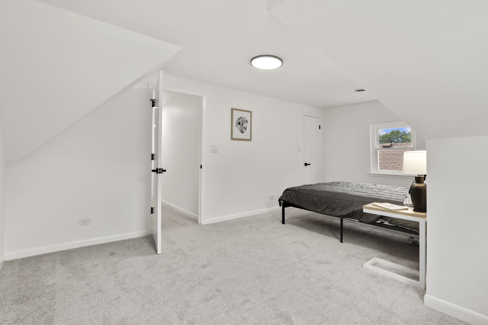 Chicago, Illinois 60646, United States, 4 Bedrooms Bedrooms, ,4 BathroomsBathrooms,Residential,Active,240438