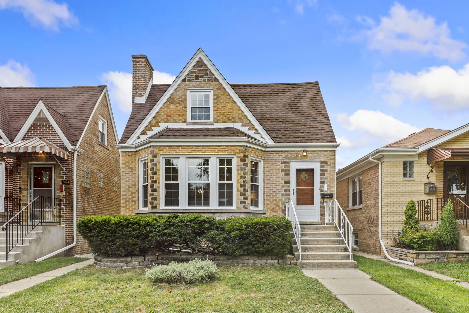 Chicago, Illinois 60646, United States, 4 Bedrooms Bedrooms, ,4 BathroomsBathrooms,Residential,Active,240438
