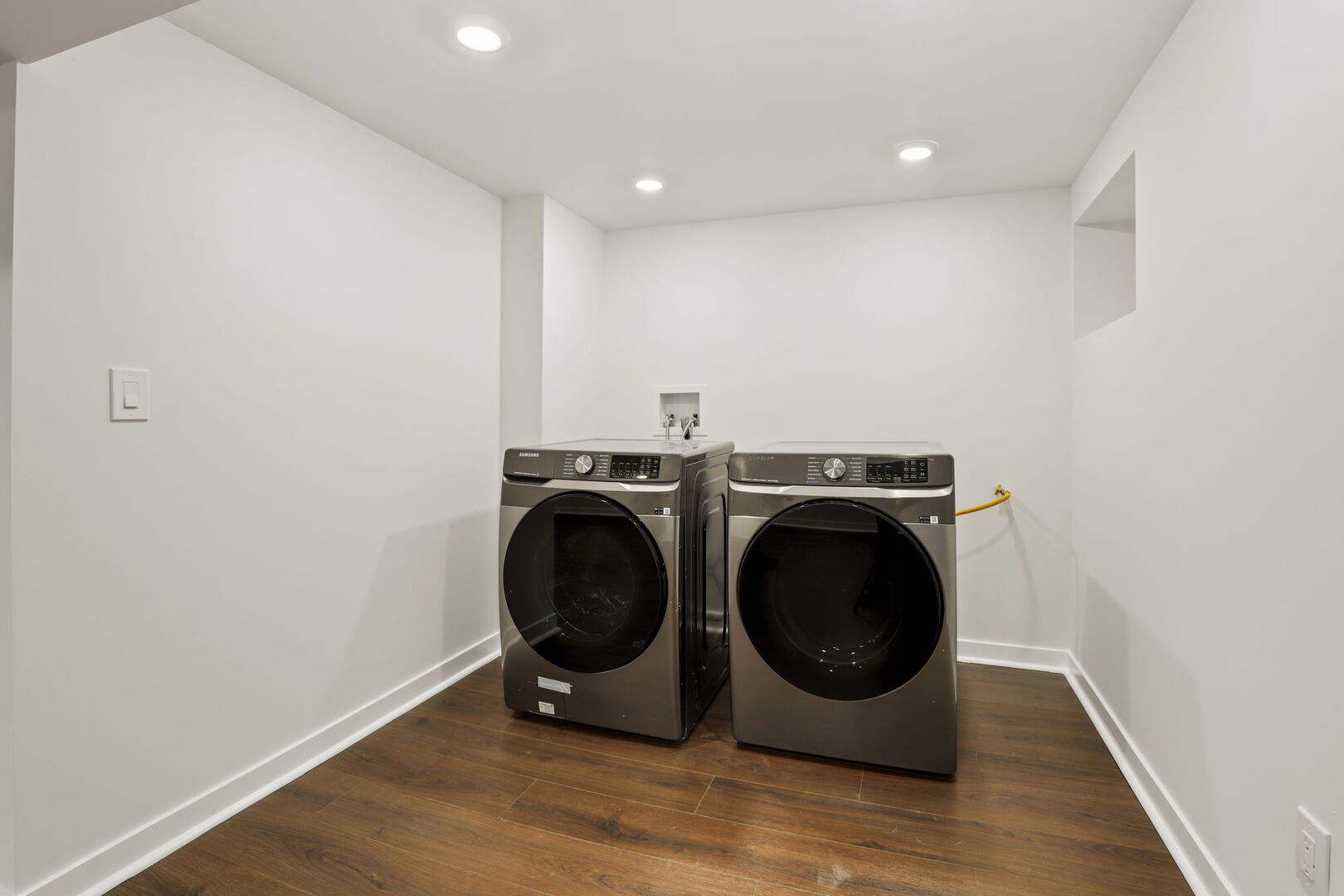 Chicago, Illinois 60646, United States, 4 Bedrooms Bedrooms, ,4 BathroomsBathrooms,Residential,Active,240438