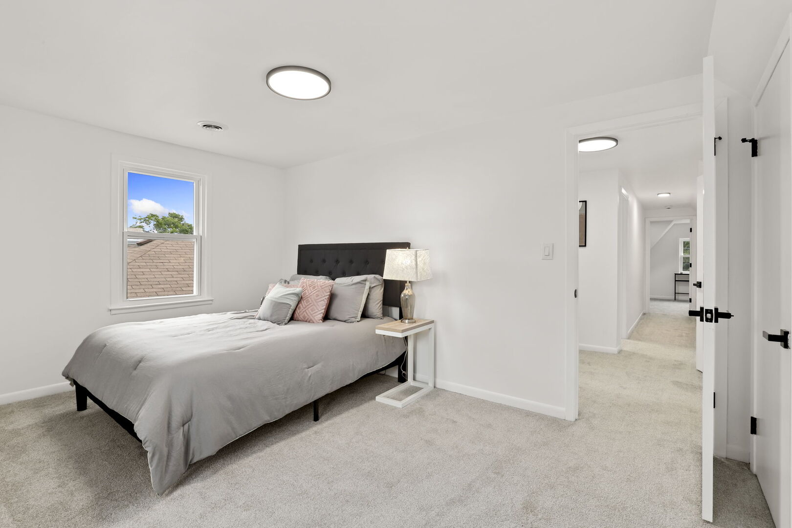 Chicago, Illinois 60646, United States, 4 Bedrooms Bedrooms, ,4 BathroomsBathrooms,Residential,Active,240438