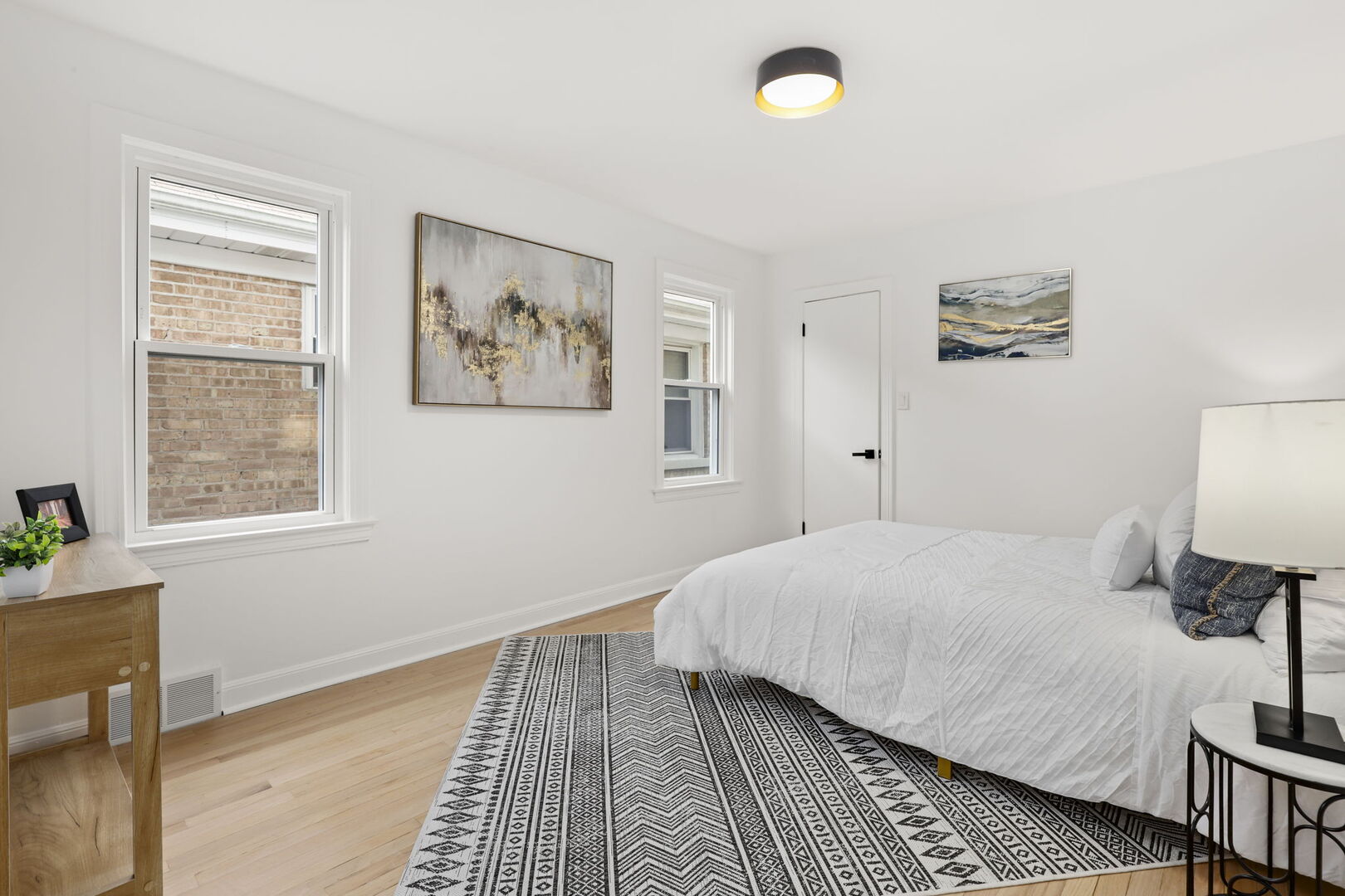 Chicago, Illinois 60646, United States, 4 Bedrooms Bedrooms, ,4 BathroomsBathrooms,Residential,Active,240438