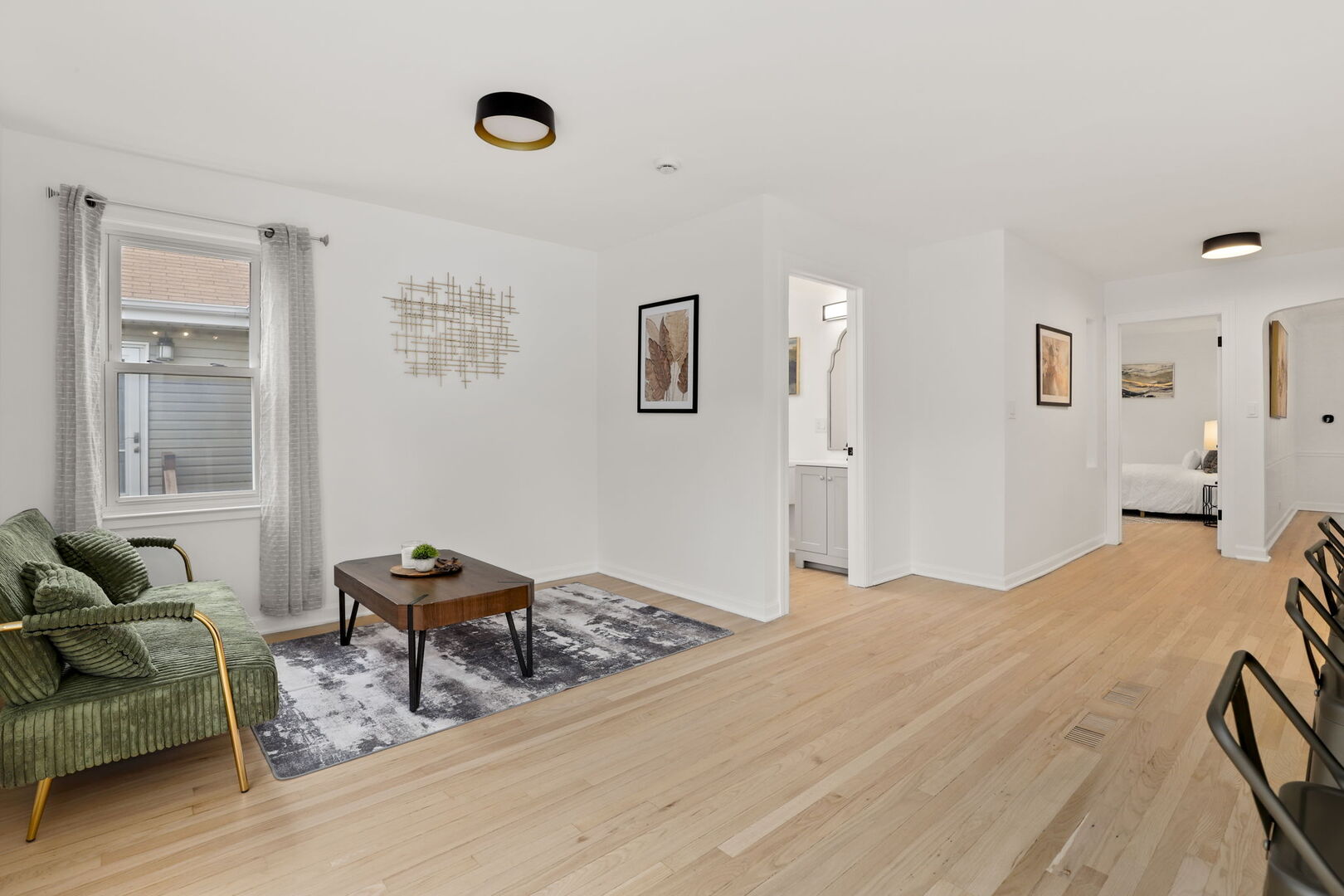 Chicago, Illinois 60646, United States, 4 Bedrooms Bedrooms, ,4 BathroomsBathrooms,Residential,Active,240438