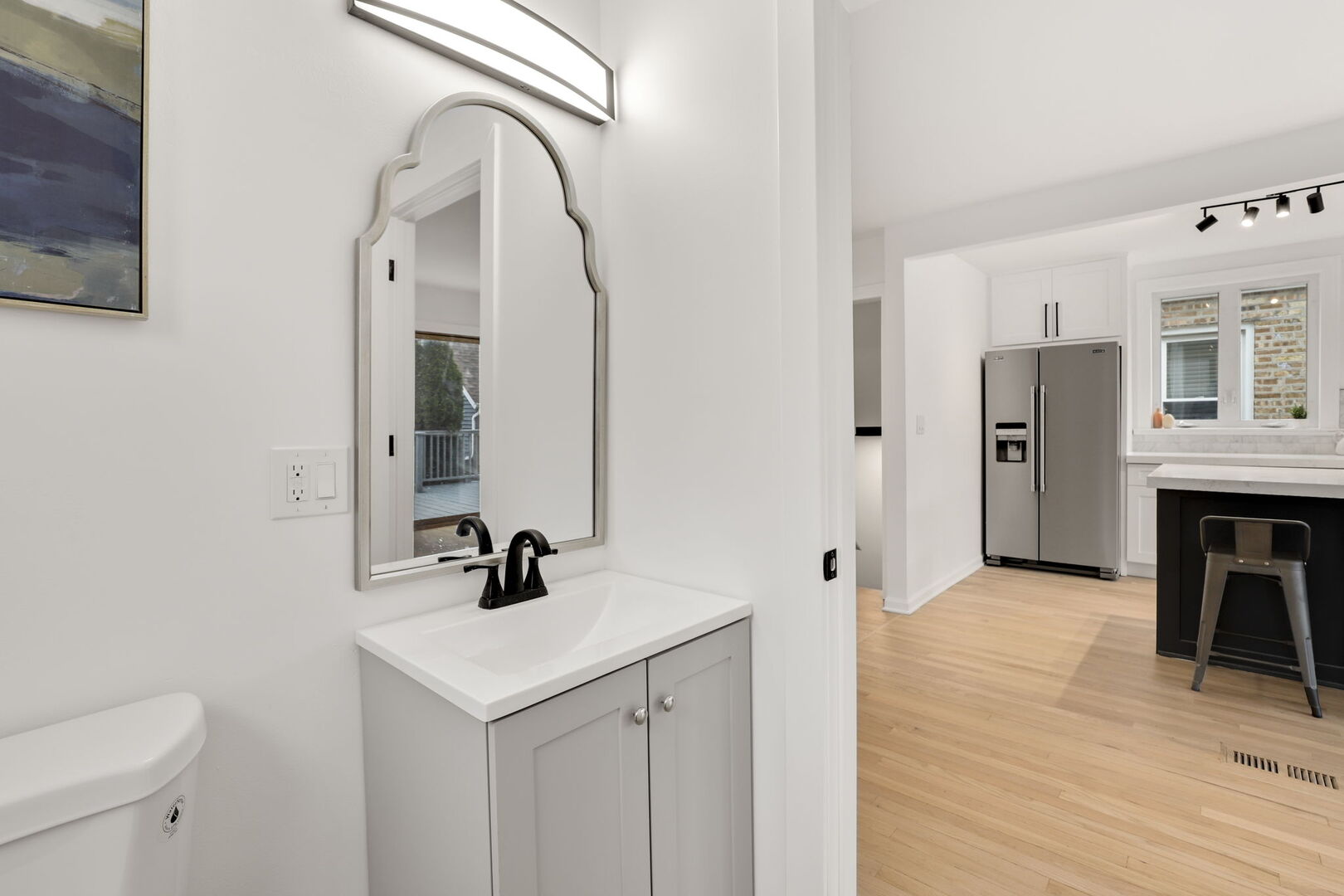 Chicago, Illinois 60646, United States, 4 Bedrooms Bedrooms, ,4 BathroomsBathrooms,Residential,Active,240438