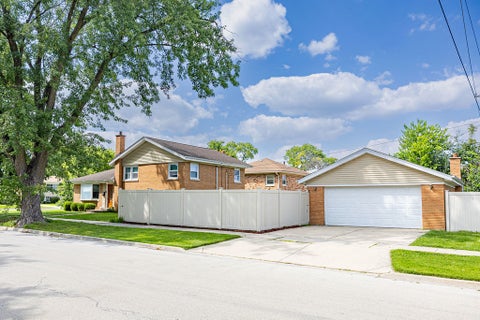 Tiny photo for 4445 ARTHUR Avenue, Brookfield, IL 60513 (MLS # 12742008)
