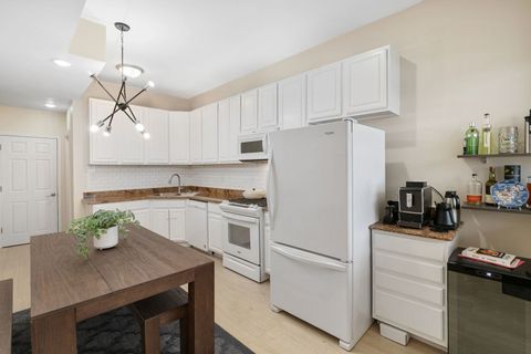 Tiny photo for 4337 S Prairie Avenue #3, Chicago, IL 60653 (MLS # 12560533)