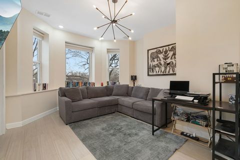 Tiny photo for 4337 S Prairie Avenue #3, Chicago, IL 60653 (MLS # 12560533)