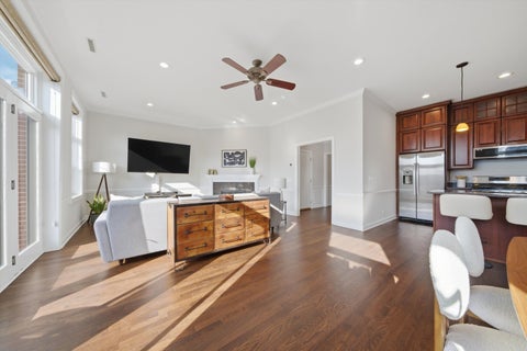 Tiny photo for 4821 N Damen Avenue #4, Chicago, IL 60625 (MLS # 12685601)