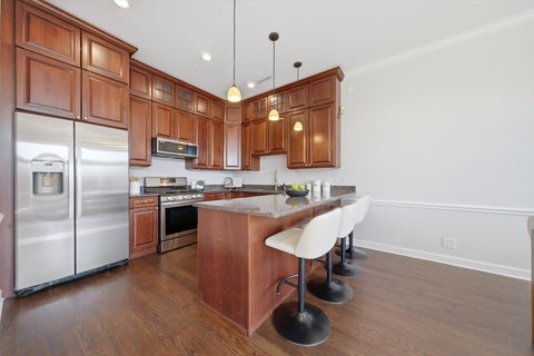 Tiny photo for 4821 N Damen Avenue #4, Chicago, IL 60625 (MLS # 12685601)
