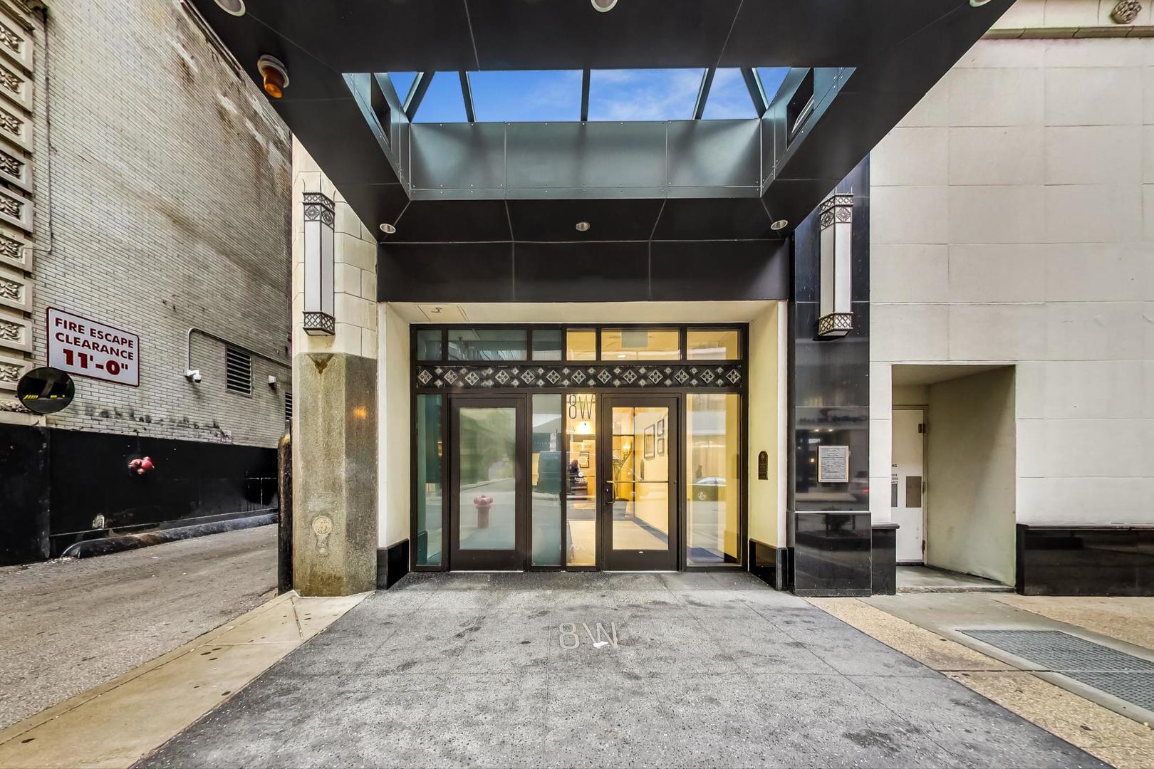 8 W Monroe Street 407