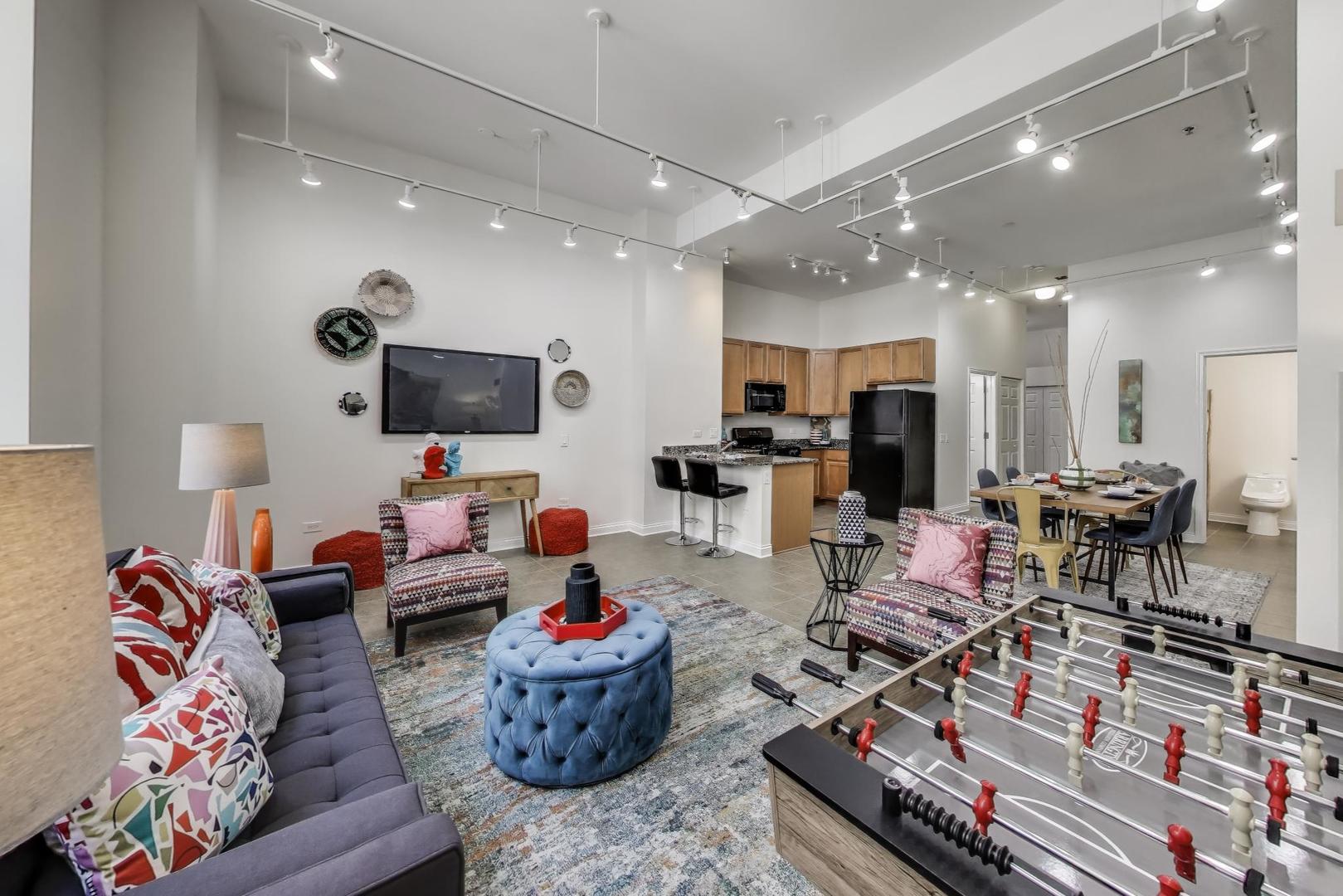 8 W Monroe Street 407