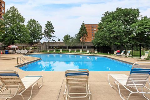 Tiny photo for 6010 Oakwood Drive #6H, Lisle, IL 60532 (MLS # 12686609)