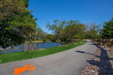 Tiny photo for 6010 Oakwood Drive #6H, Lisle, IL 60532 (MLS # 12686609)