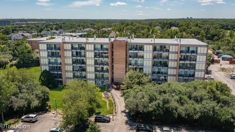 Photo of 6010 Oakwood Drive #6H, Lisle, IL 60532 (MLS # 12686609)