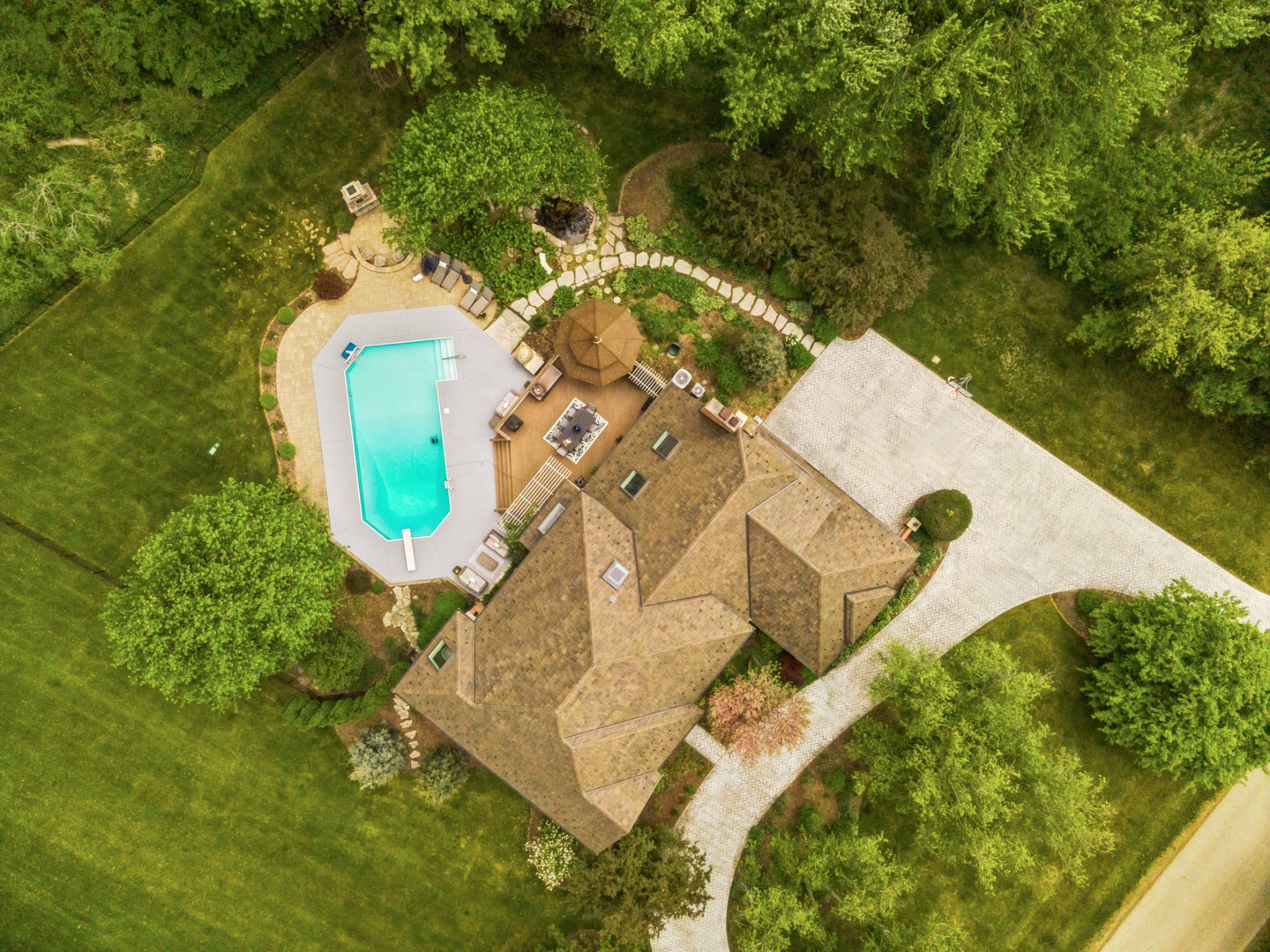5632 Oakwood Circle