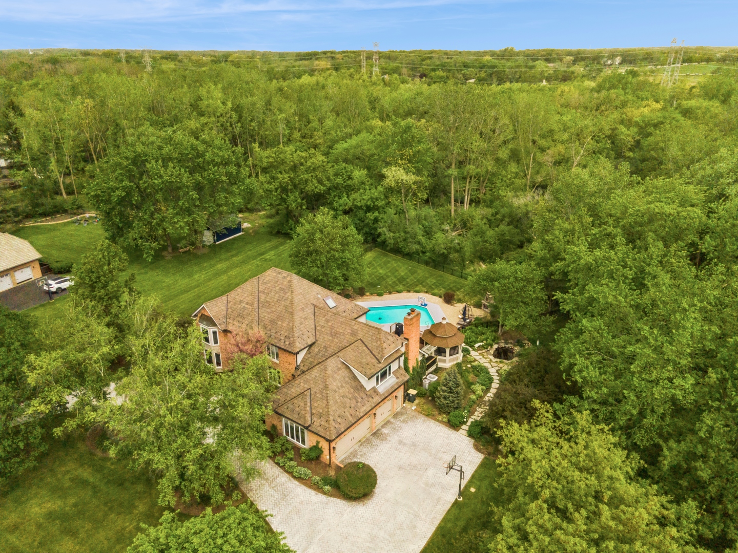 5632 Oakwood Circle