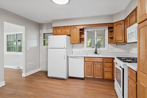 Tiny photo for 6410 Macarthur Drive, Woodridge, IL 60517 (MLS # 12502312)