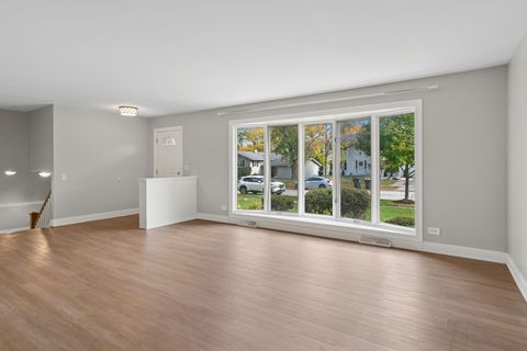 Tiny photo for 6410 Macarthur Drive, Woodridge, IL 60517 (MLS # 12502312)