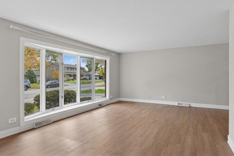 Tiny photo for 6410 Macarthur Drive, Woodridge, IL 60517 (MLS # 12502312)