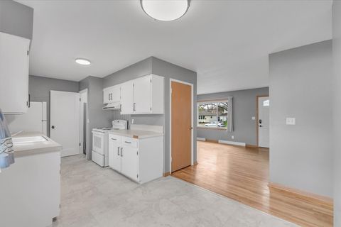 Tiny photo for 2707 Cypress Drive, Bettendorf, IA 52722 (MLS # 12618696)