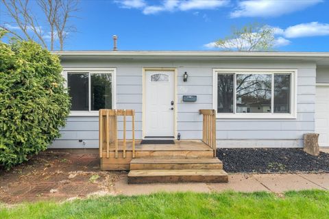 Tiny photo for 2707 Cypress Drive, Bettendorf, IA 52722 (MLS # 12618696)