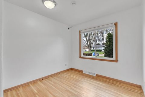 Tiny photo for 2707 Cypress Drive, Bettendorf, IA 52722 (MLS # 12618696)