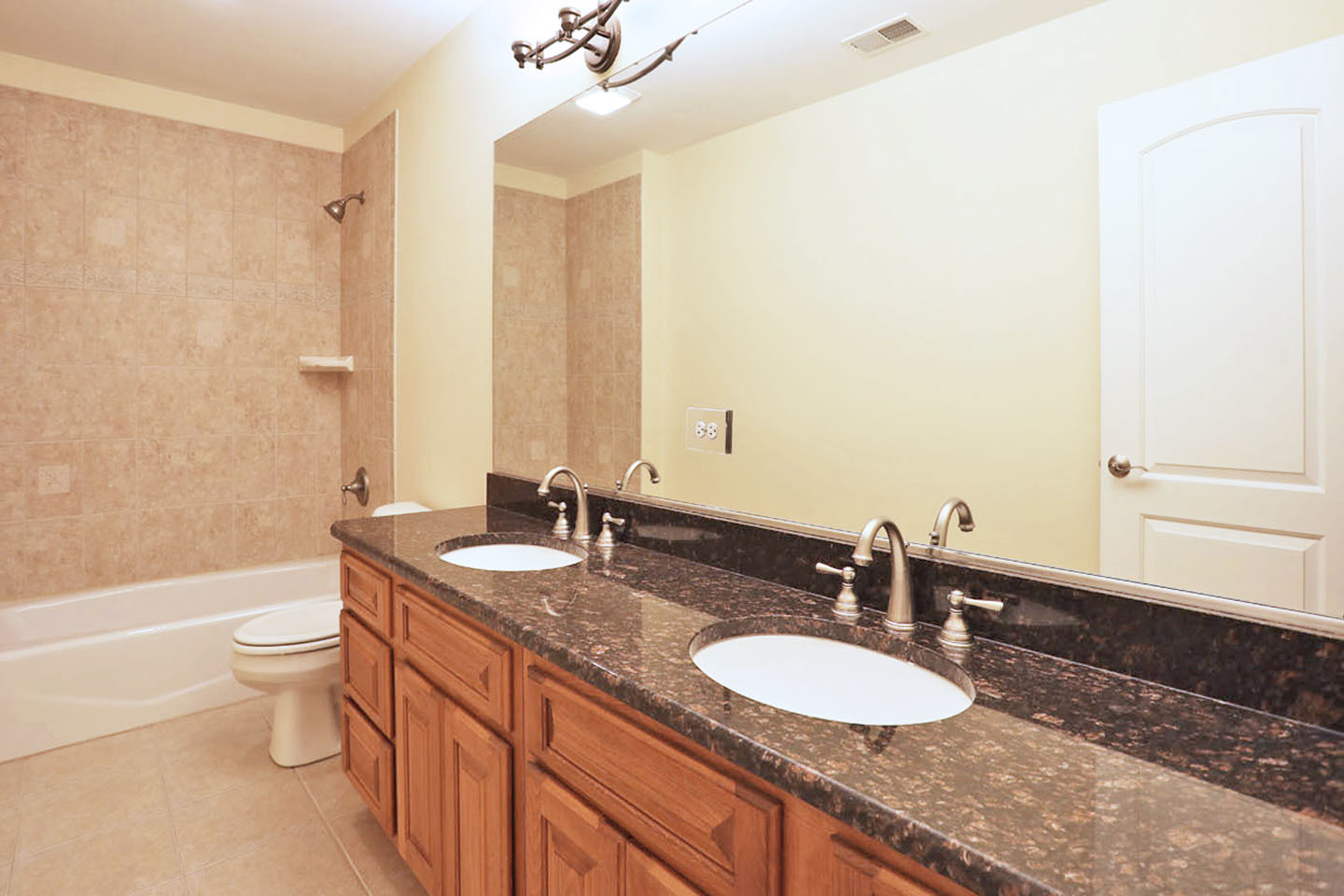Roselle, Illinois, 60172, United States, 5 Bedrooms Bedrooms, ,5 BathroomsBathrooms,Residential,Contingent,2051950