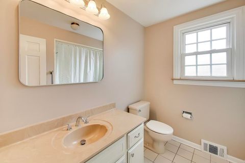 Tiny photo for 2013 N Windsor Drive, Arlington Heights, IL 60004 (MLS # 12580942)