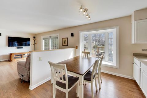 Tiny photo for 2013 N Windsor Drive, Arlington Heights, IL 60004 (MLS # 12580942)