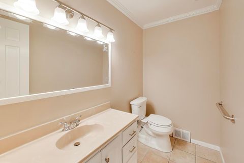 Tiny photo for 2013 N Windsor Drive, Arlington Heights, IL 60004 (MLS # 12580942)