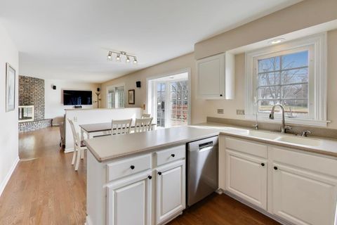 Tiny photo for 2013 N Windsor Drive, Arlington Heights, IL 60004 (MLS # 12580942)