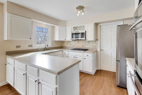 Tiny photo for 2013 N Windsor Drive, Arlington Heights, IL 60004 (MLS # 12580942)