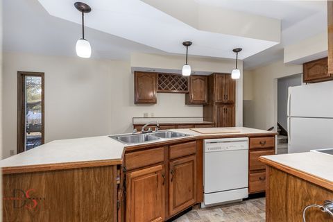 Tiny photo for 2602 Cherie Lane, Ottawa, IL 61350 (MLS # 12550294)