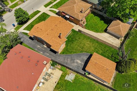 Tiny photo for 5233 Oak Center Drive, Oak Lawn, IL 60453 (MLS # 12623179)