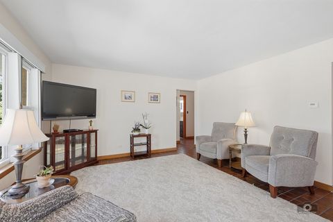 Tiny photo for 5233 Oak Center Drive, Oak Lawn, IL 60453 (MLS # 12623179)