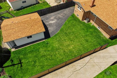 Tiny photo for 5233 Oak Center Drive, Oak Lawn, IL 60453 (MLS # 12623179)
