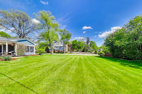 Tiny photo for 2401 Maple Avenue, Northbrook, IL 60062 (MLS # 12637023)