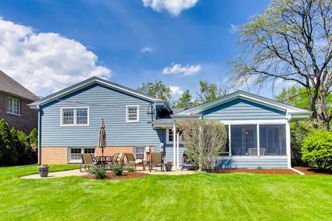 Tiny photo for 2401 Maple Avenue, Northbrook, IL 60062 (MLS # 12637023)