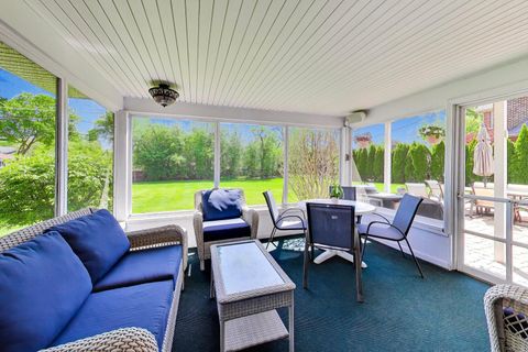 Tiny photo for 2401 Maple Avenue, Northbrook, IL 60062 (MLS # 12637023)