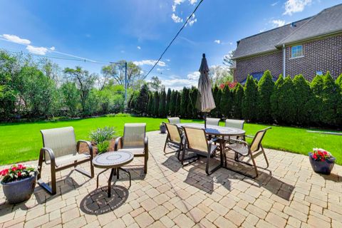 Tiny photo for 2401 Maple Avenue, Northbrook, IL 60062 (MLS # 12637023)