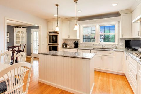 Tiny photo for 2401 Maple Avenue, Northbrook, IL 60062 (MLS # 12637023)
