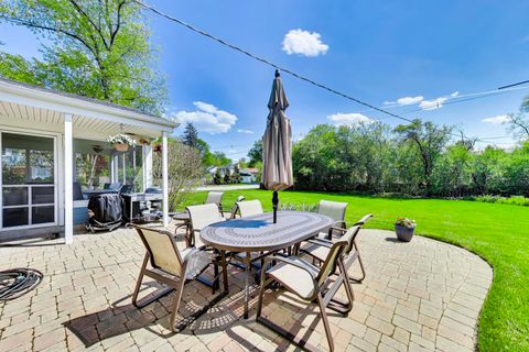 Tiny photo for 2401 Maple Avenue, Northbrook, IL 60062 (MLS # 12637023)